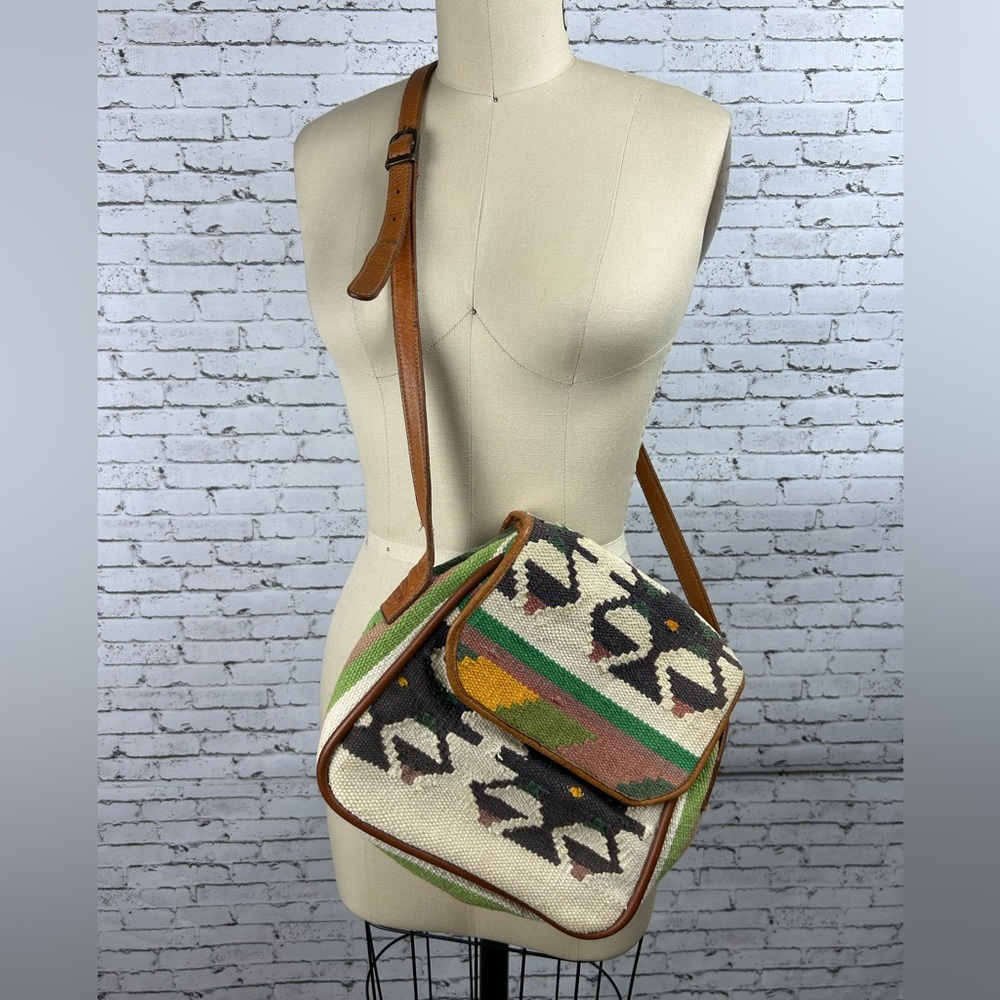 Fossil | Multicolor Patterned Boho Shoulder Bag - Picture 11 of 13